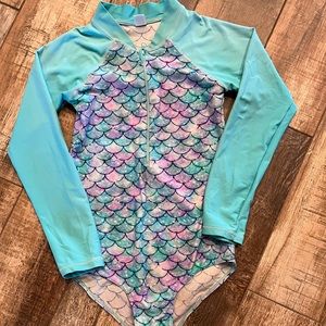 EUC girls mermaid scale rash guard